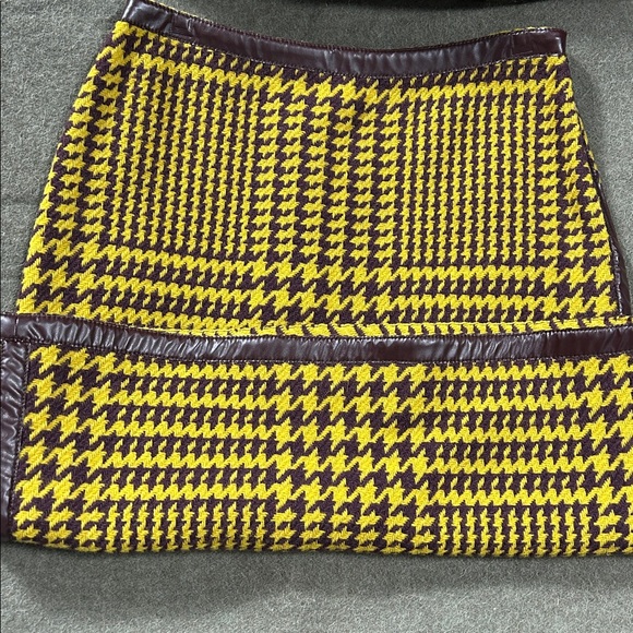 Vintage Philosophy Di Alberta Ferretti Wool Pencil Skirt with Faux Leather trim - Picture 6 of 15